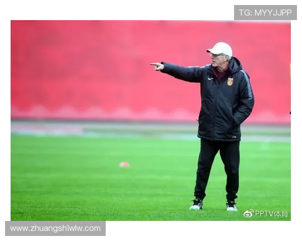 奥特执教首胜喜悦洋溢队员们泼水庆祝难掩激动心情